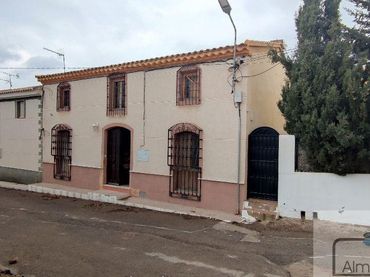 Chalet en venta en Arboleas
