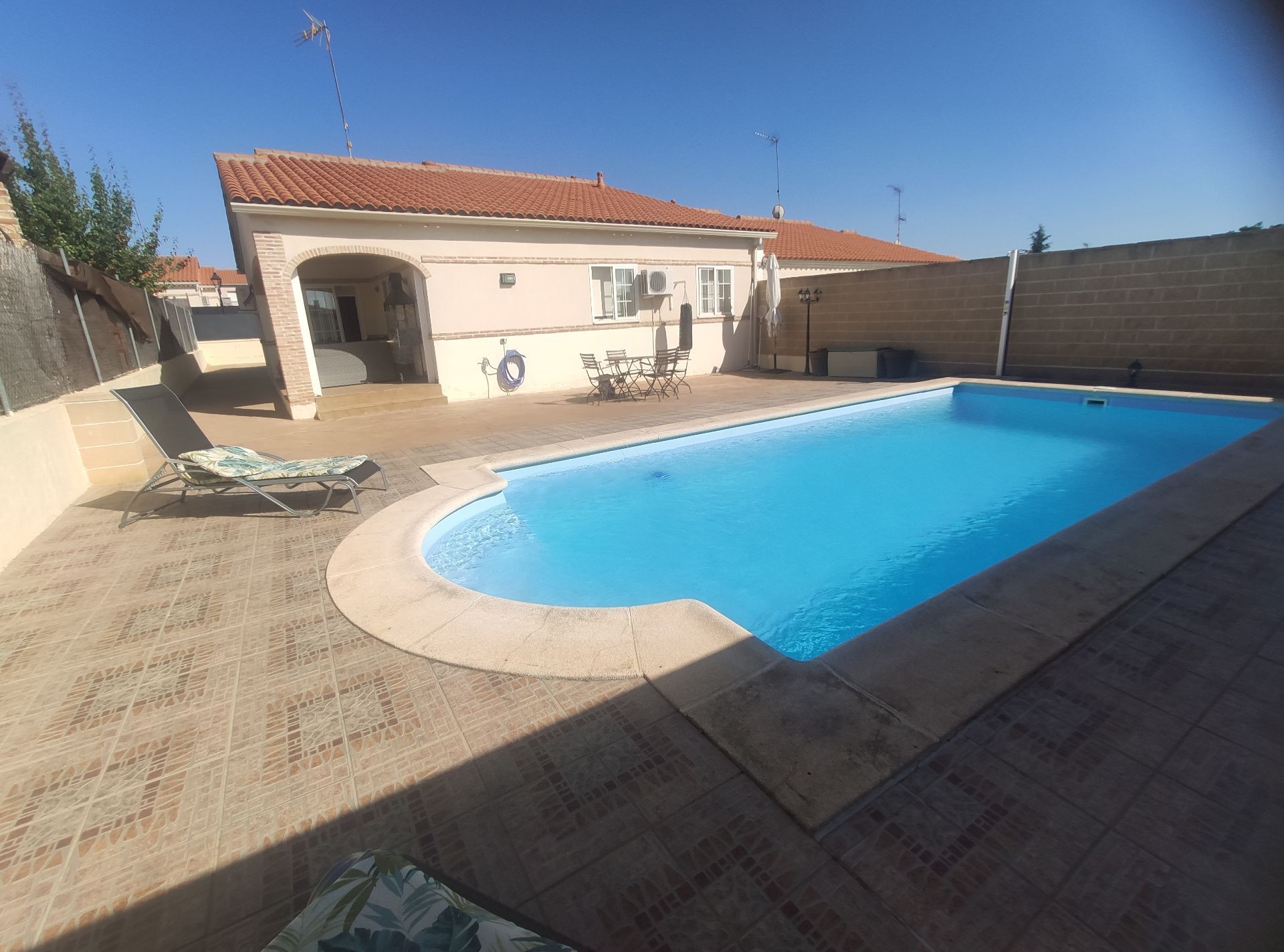 Piscina de Casa o xalet en venda en Villaluenga de la Sagra amb Aire condicionat, Calefacció i Terrassa