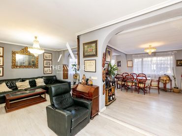 Casa a schiera con balcone in vendita a Calle de Galeno