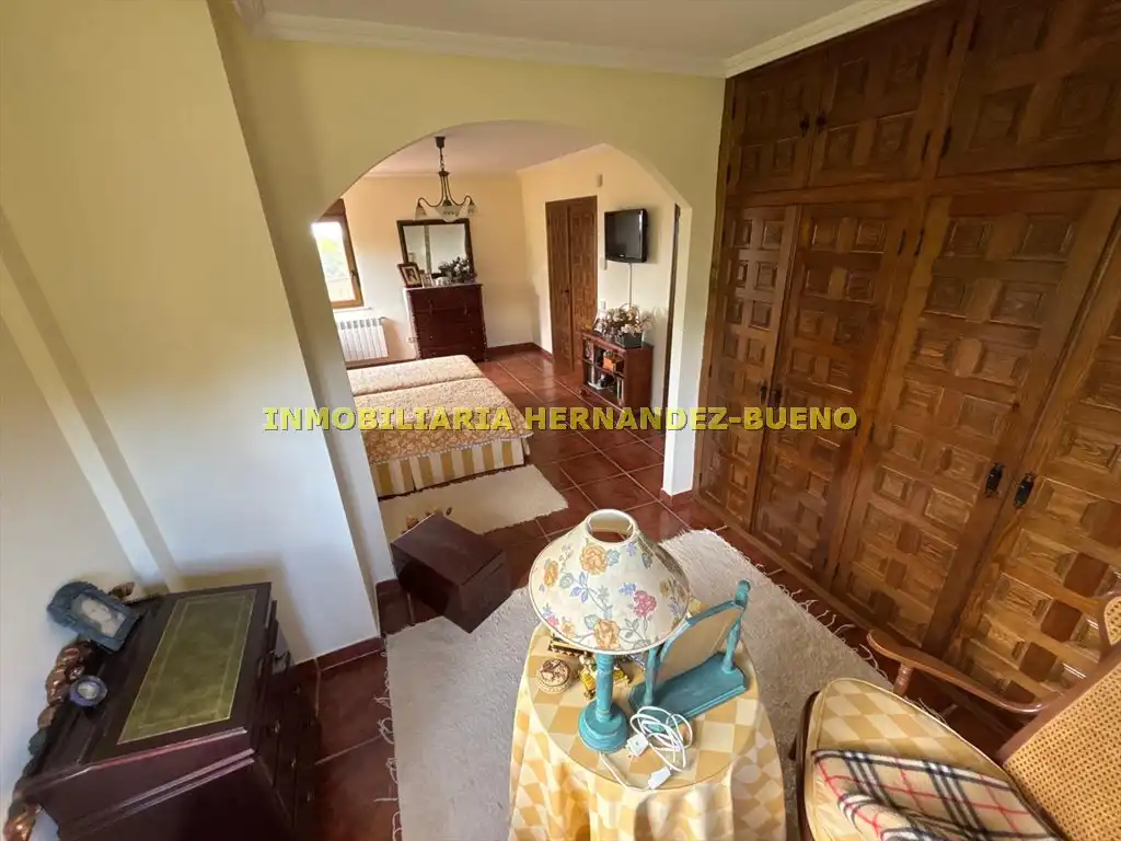 Dormitori de Casa o xalet en venda en Sequeros amb Calefacció, Jardí privat i Terrassa