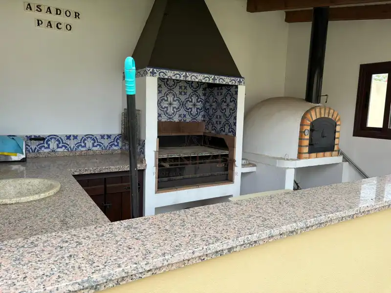 Kitchen of Houses for sale in El Puerto de Santa María  with Air Conditioner, Private garden and Swimming Pool