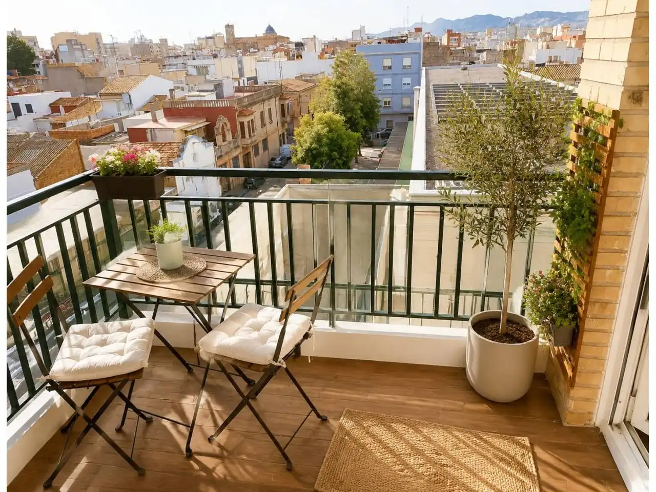 Flat with terrace for sale in El Pilar