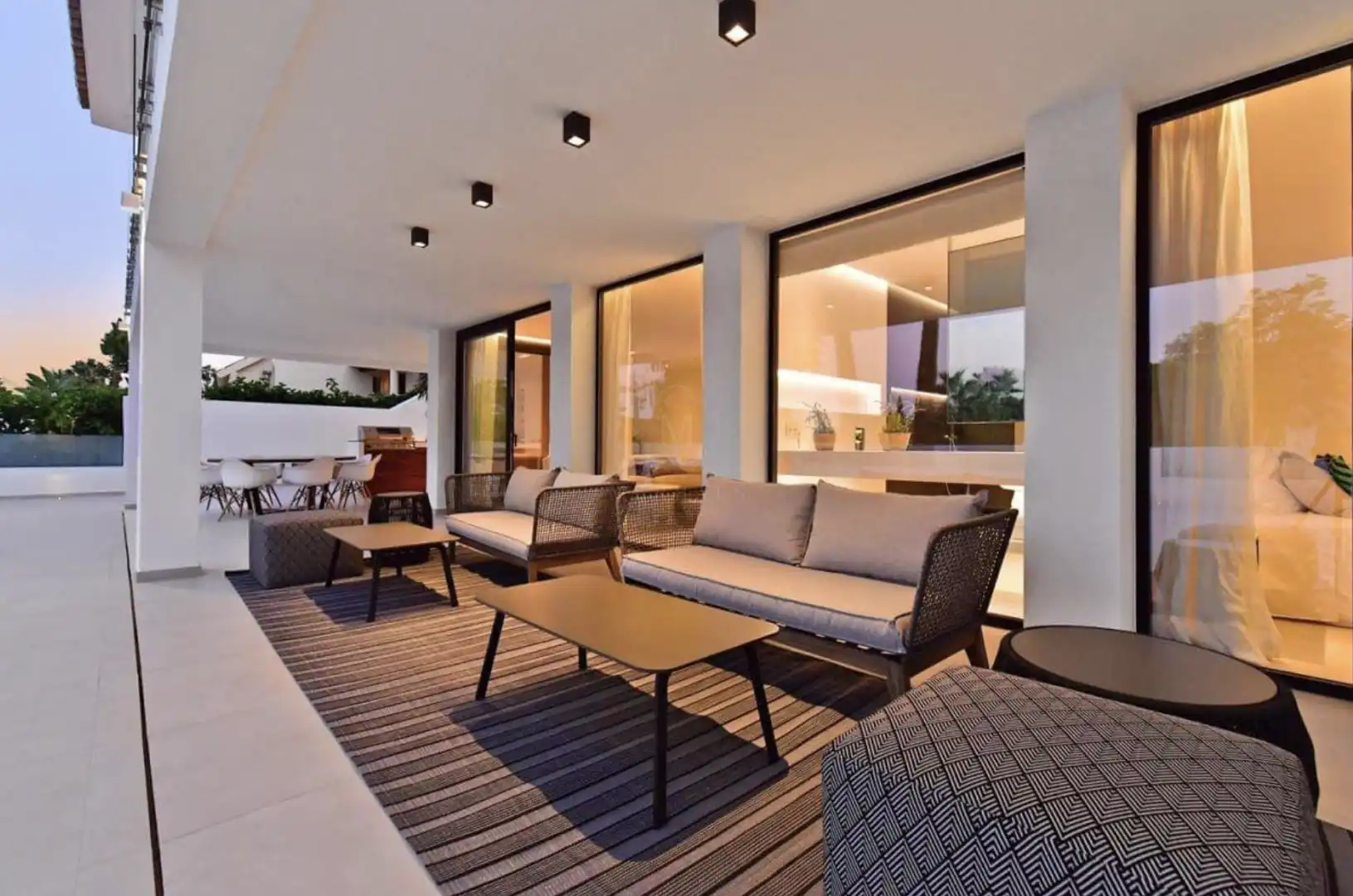 Terrassa de Casa o xalet de lloguer en Marbella amb Aire condicionat, Jardí privat i Piscina