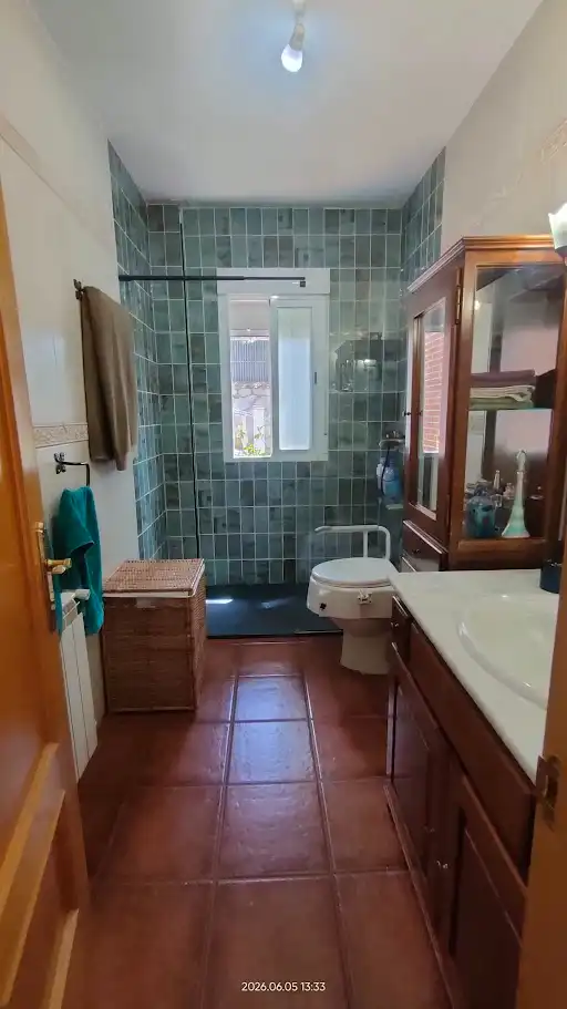 Bany de Casa o xalet en venda en El Casar amb Calefacció, Jardí privat i Terrassa