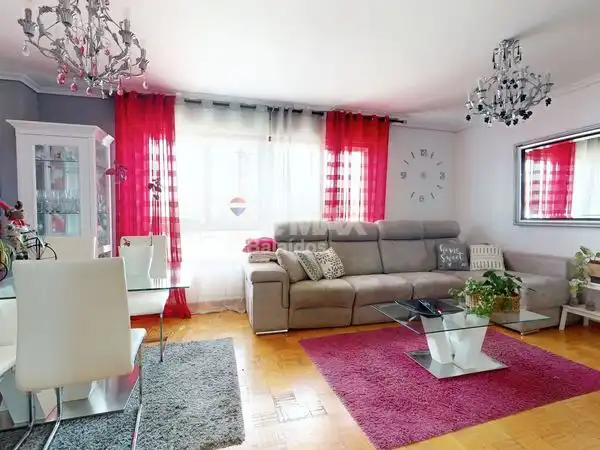 Sala de estar de Piso en venta en Vigo  con Calefacción, Parquet y Trastero