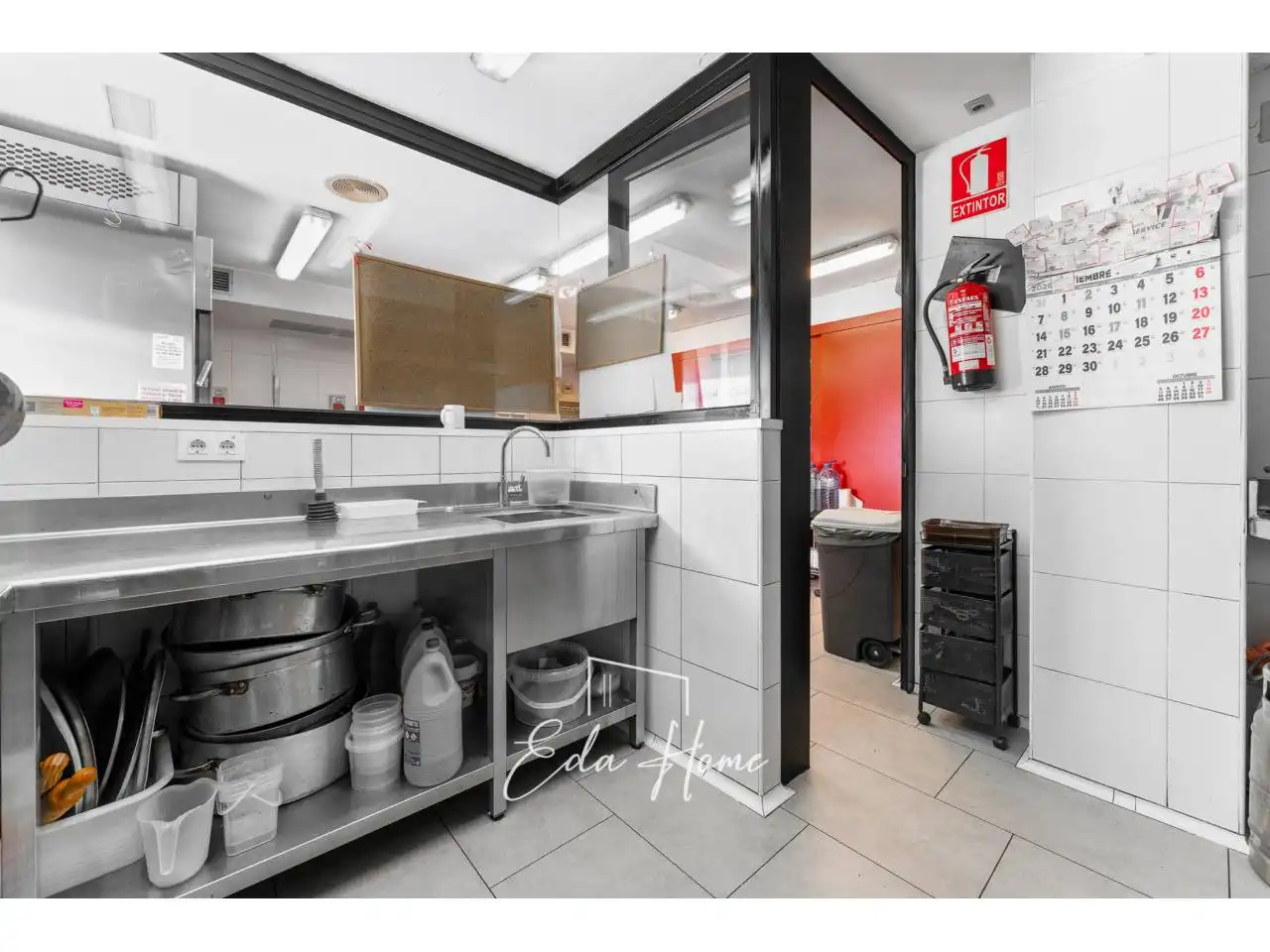 Local comercial en traspàs a Calle Josep Coroleu, imagen 13