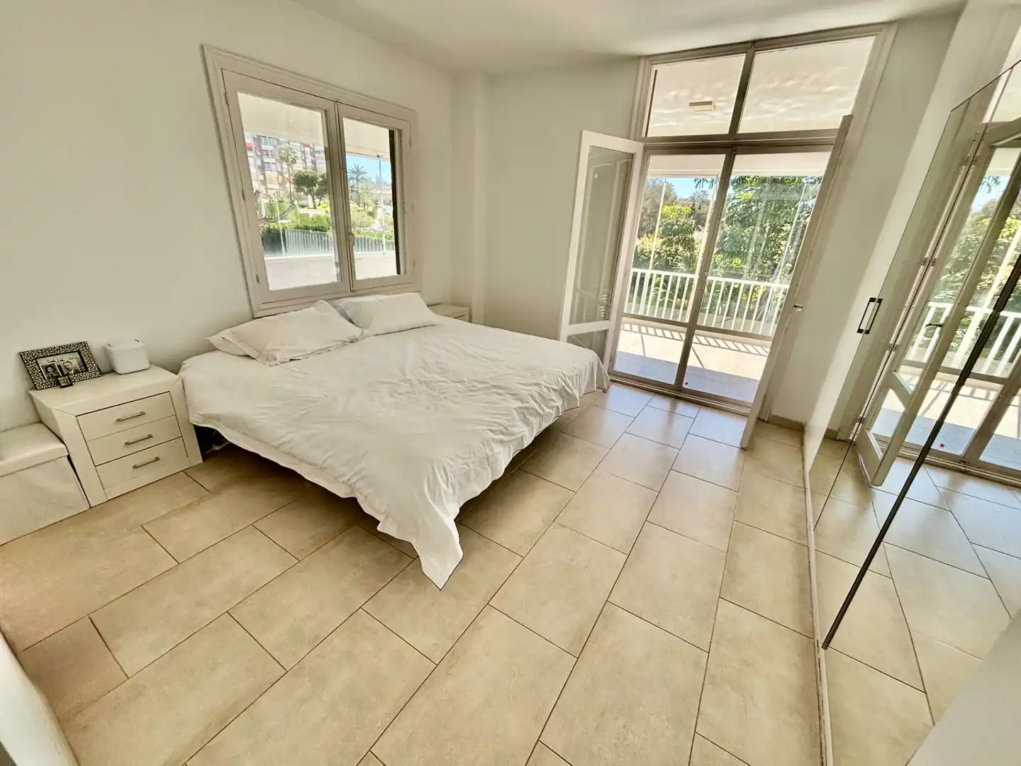 Dormitori de Casa o xalet en venda en Alicante / Alacant amb Jardí privat, Terrassa i Traster