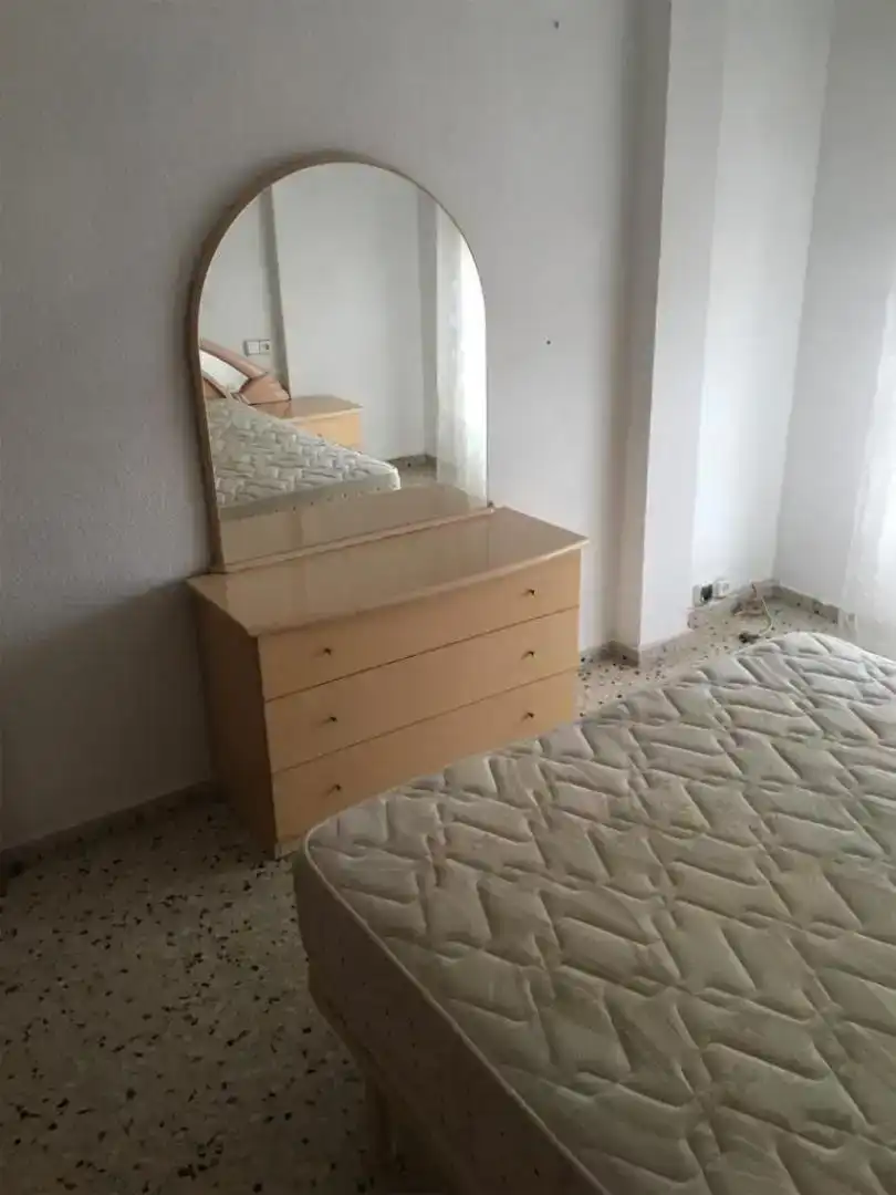 Dormitori de Pis en venda en Alicante / Alacant amb Aire condicionat i Balcó