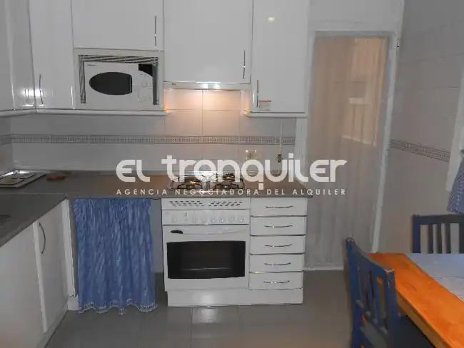 Kitchen of Flat for rent in Madrid  with Air Conditioner, Parquet flooring and Swimming Pool