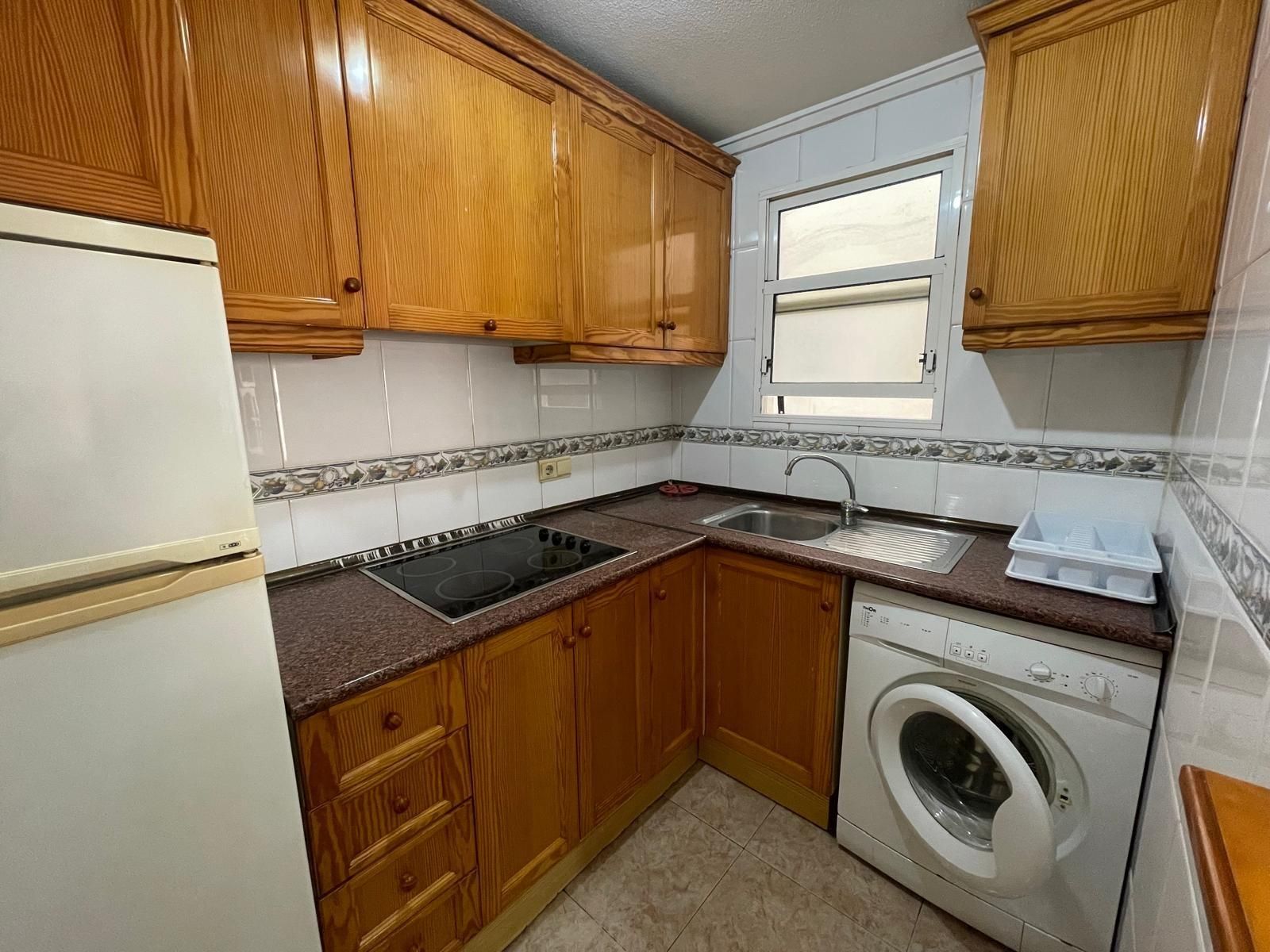 Cuina de Apartament en venda en Torrevieja amb Aire condicionat, Calefacció i Terrassa