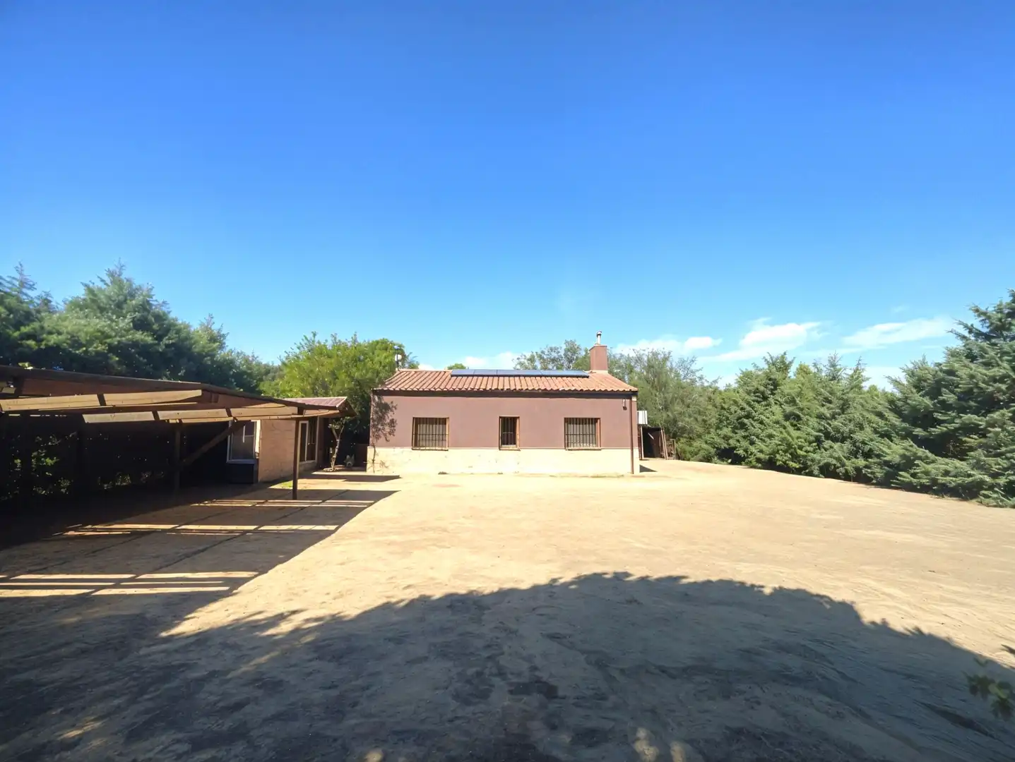 Vista exterior de Finca rústica en venda en Puebla de Sancho Pérez amb Aire condicionat, Jardí privat i Traster
