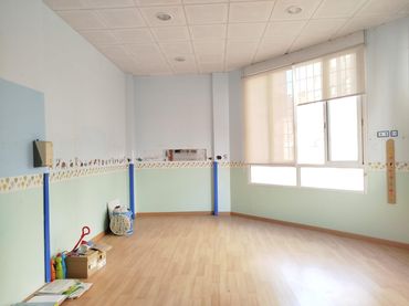 Local comercial de lloguer a Calle Calle Lucios