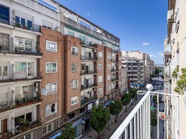 Pis amb balcó en venda a Ronda