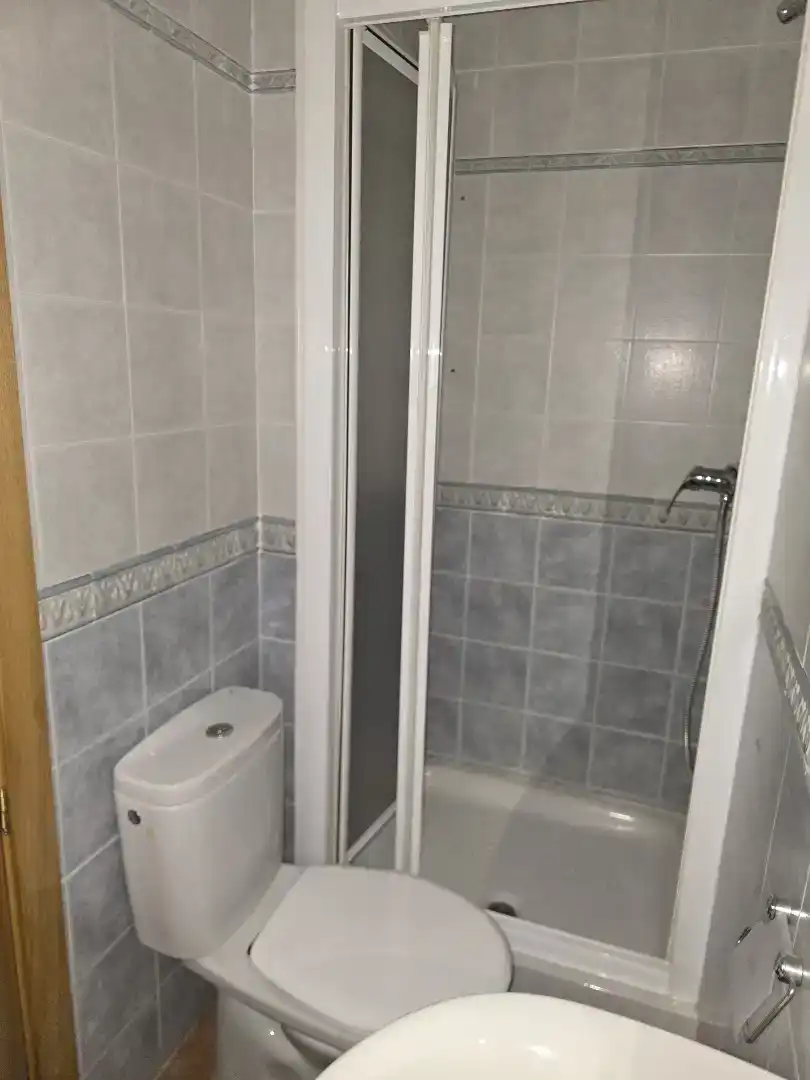 Baño de Piso en venta en Las Navas del Marqués  con Parquet, Amueblado y Horno