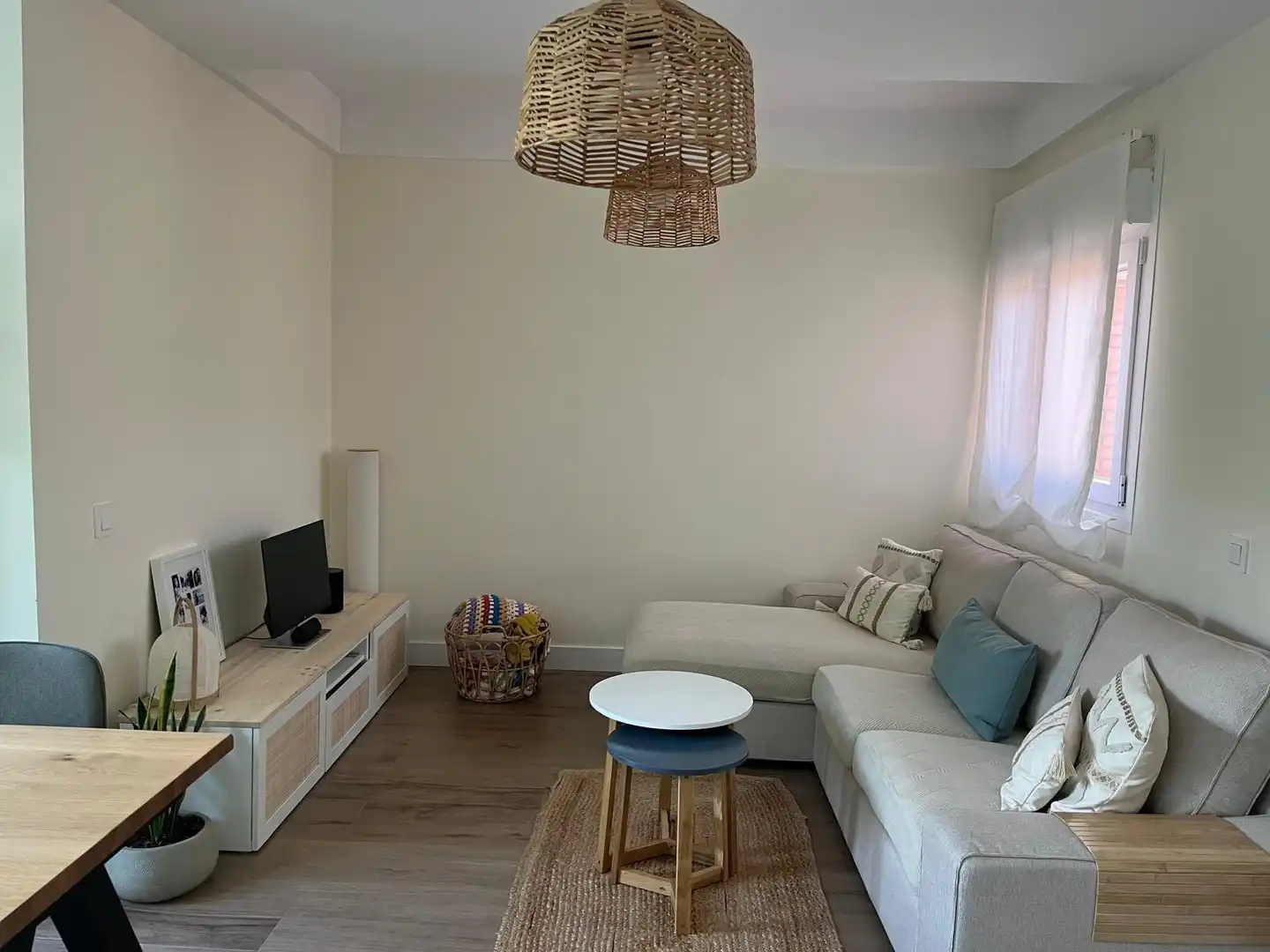 Sala de estar de Casa adosada de alquiler en Madrid con Calefacción, Jardín privado y Amueblado