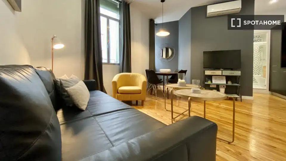 Sala d'estar de Apartament per a compartir en Madrid amb Aire condicionat, Terrassa i Moblat