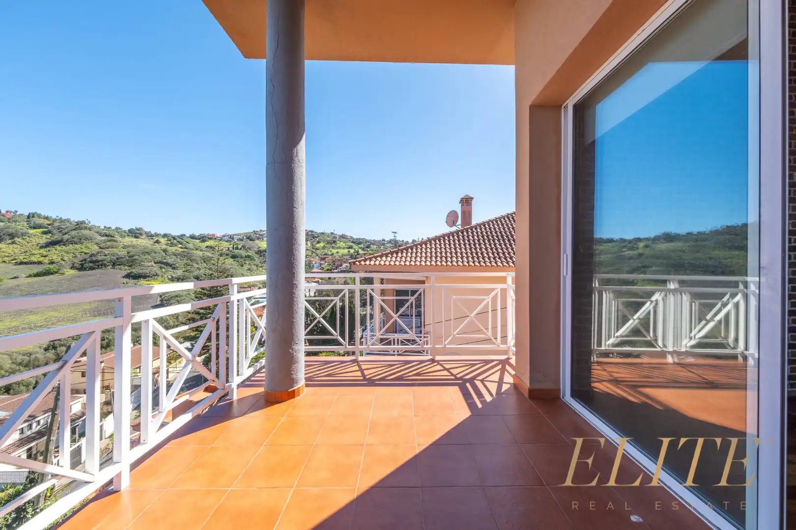 Terrasse von Einfamilien-Reihenhaus zum Verkauf in Santa Brígida mit Parkett