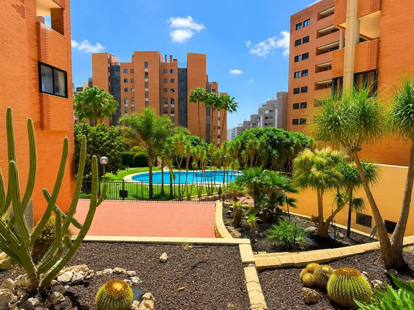 Vista exterior de Pis en venda en Villajoyosa / La Vila Joiosa amb Aire condicionat, Traster i Piscina comunitària
