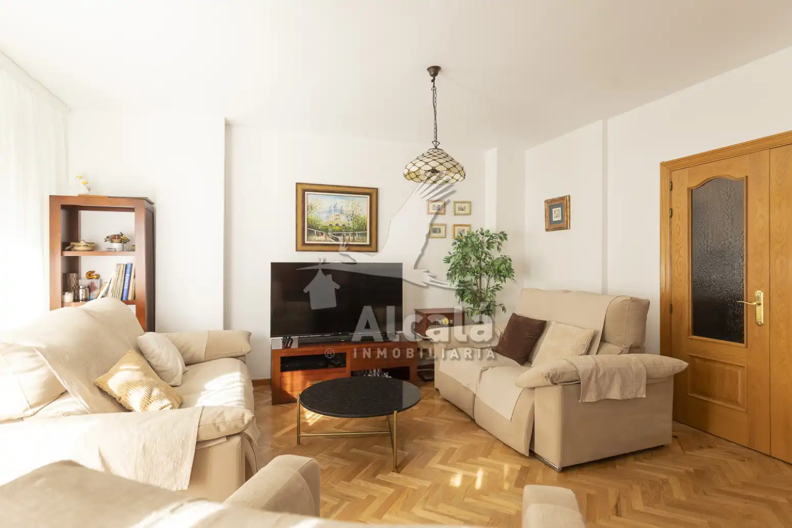 Living room of Flat for sale in Alcalá de Henares  with Air Conditioner, Heating and Private garden