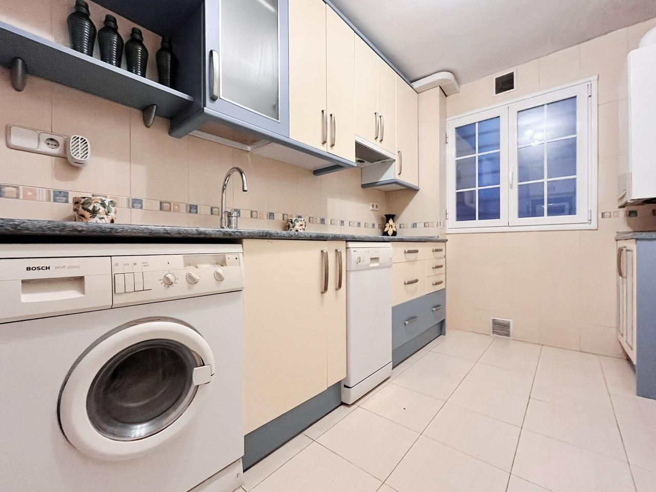 Kitchen of Planta baja for sale in  Madrid Capital  with Heating, Terrace and Furnished