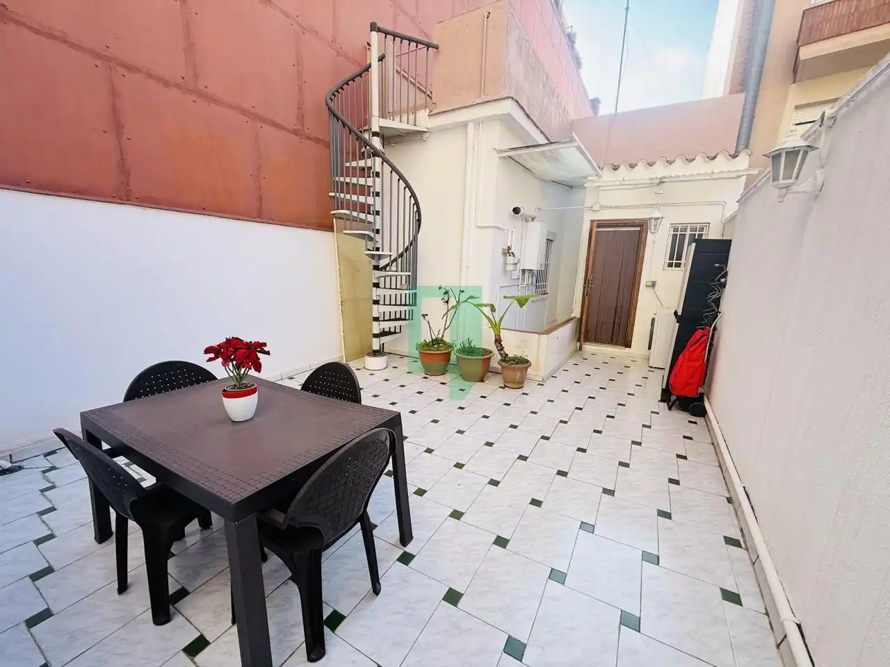 Terrassa de Casa o xalet en venda en Badalona amb Calefacció, Parquet i Balcó