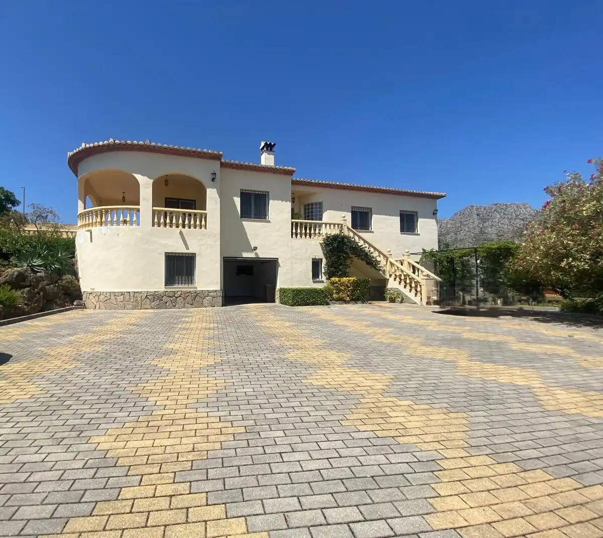 Villa mit Pool zum Verkauf in Beniarbeig