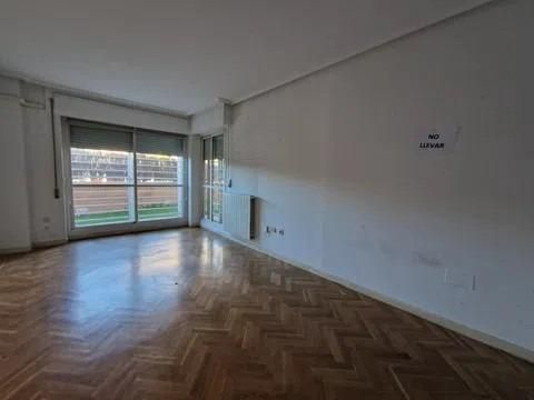 Living room of Planta baja for sale in  Madrid Capital