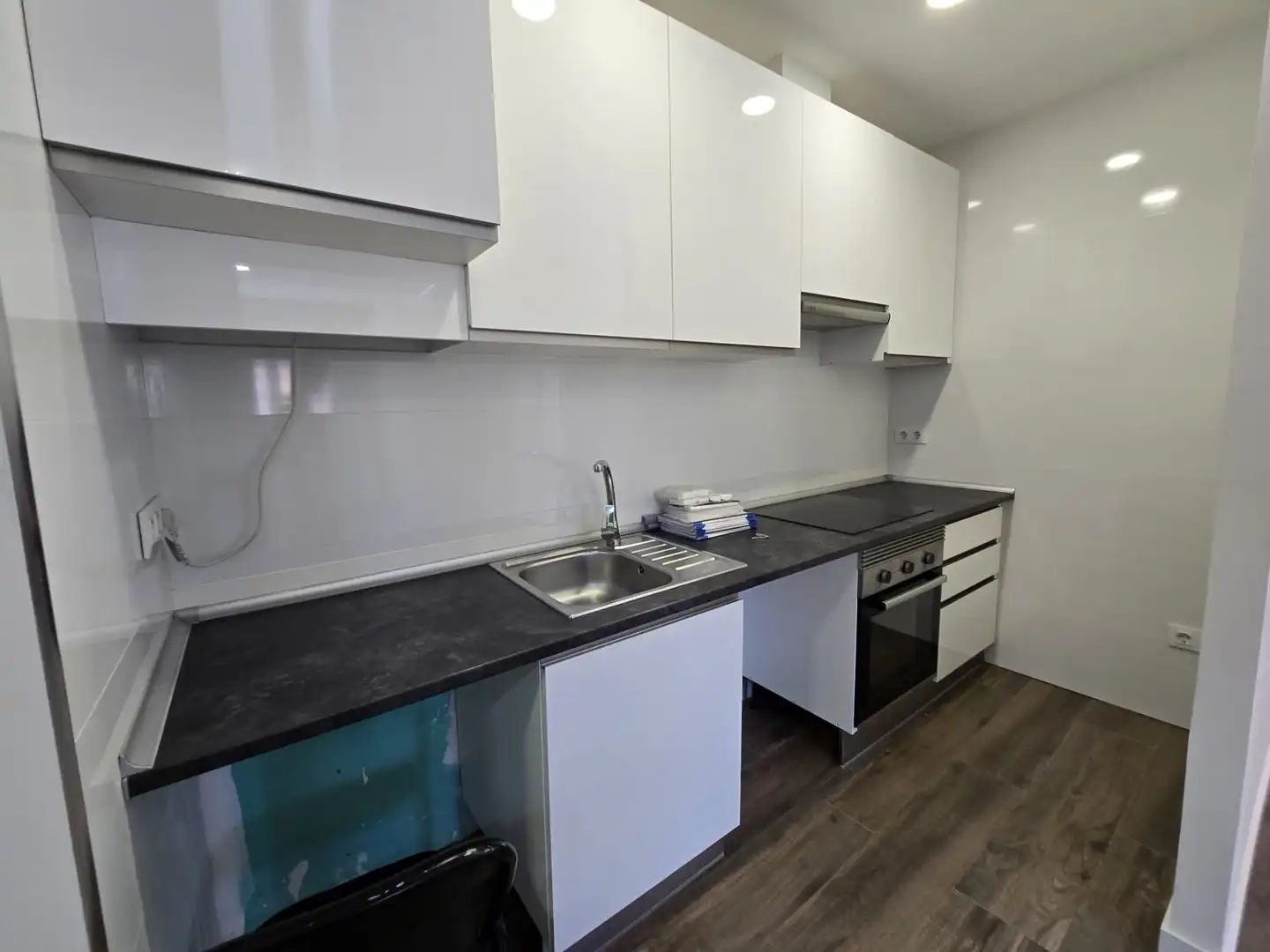 Cocina de Apartamento en venta en San Fernando de Henares con Aire acondicionado, Calefacción y Horno