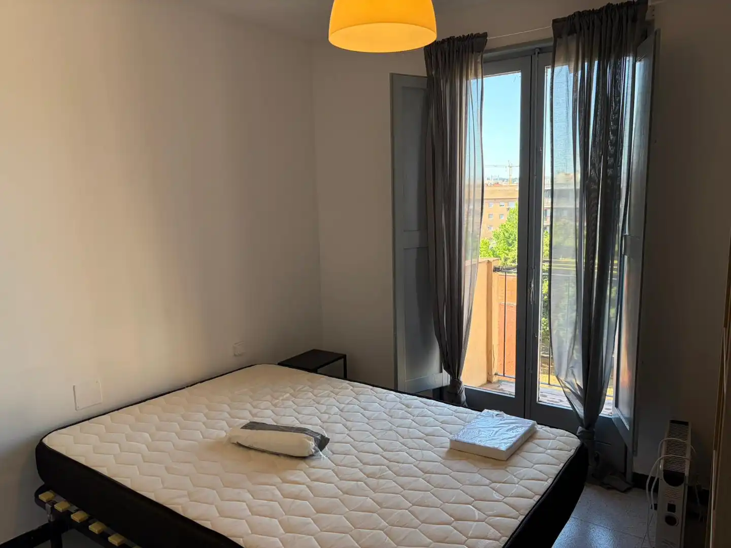 Habitación de Piso de alquiler en Girona con Calefacción, Amueblado y Horno