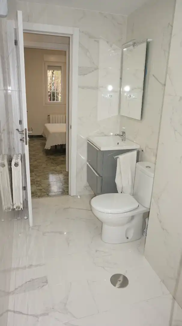 Baño de Piso en venta en Madrid con Aire acondicionado, Calefacción y Amueblado