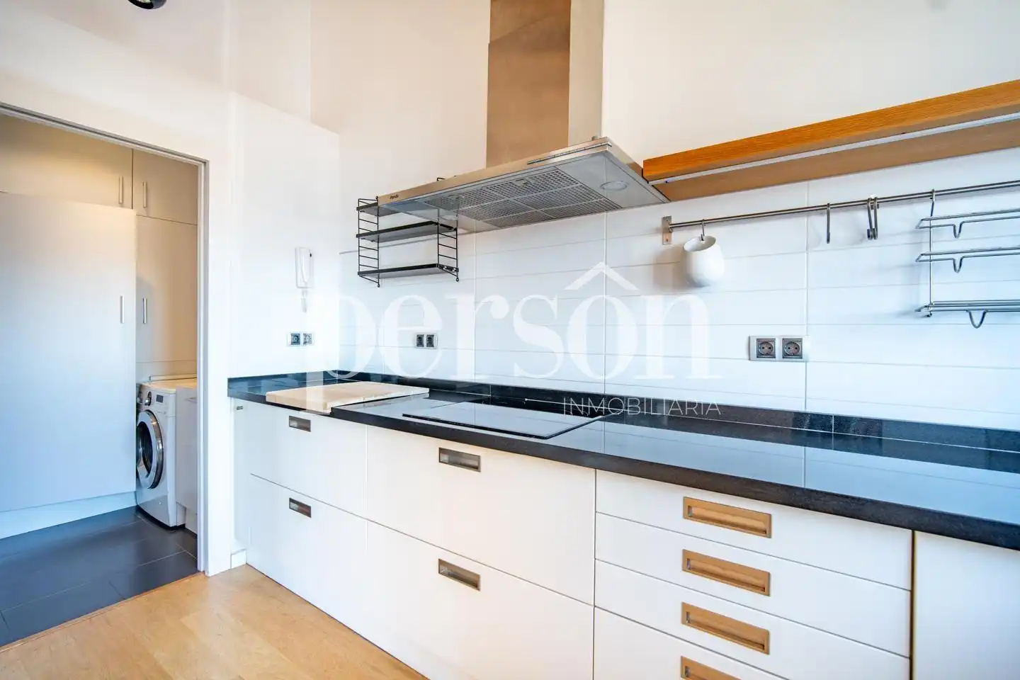 Cuina de Àtic de lloguer en Valencia amb Aire condicionat, Parquet i Terrassa