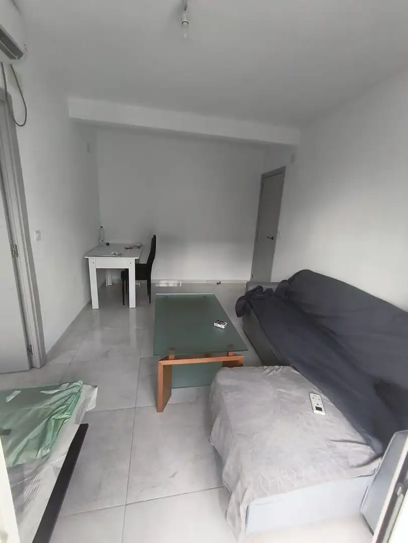 Sala d'estar de Estudi de lloguer en Alicante / Alacant amb Aire condicionat, Moblat i Balcó