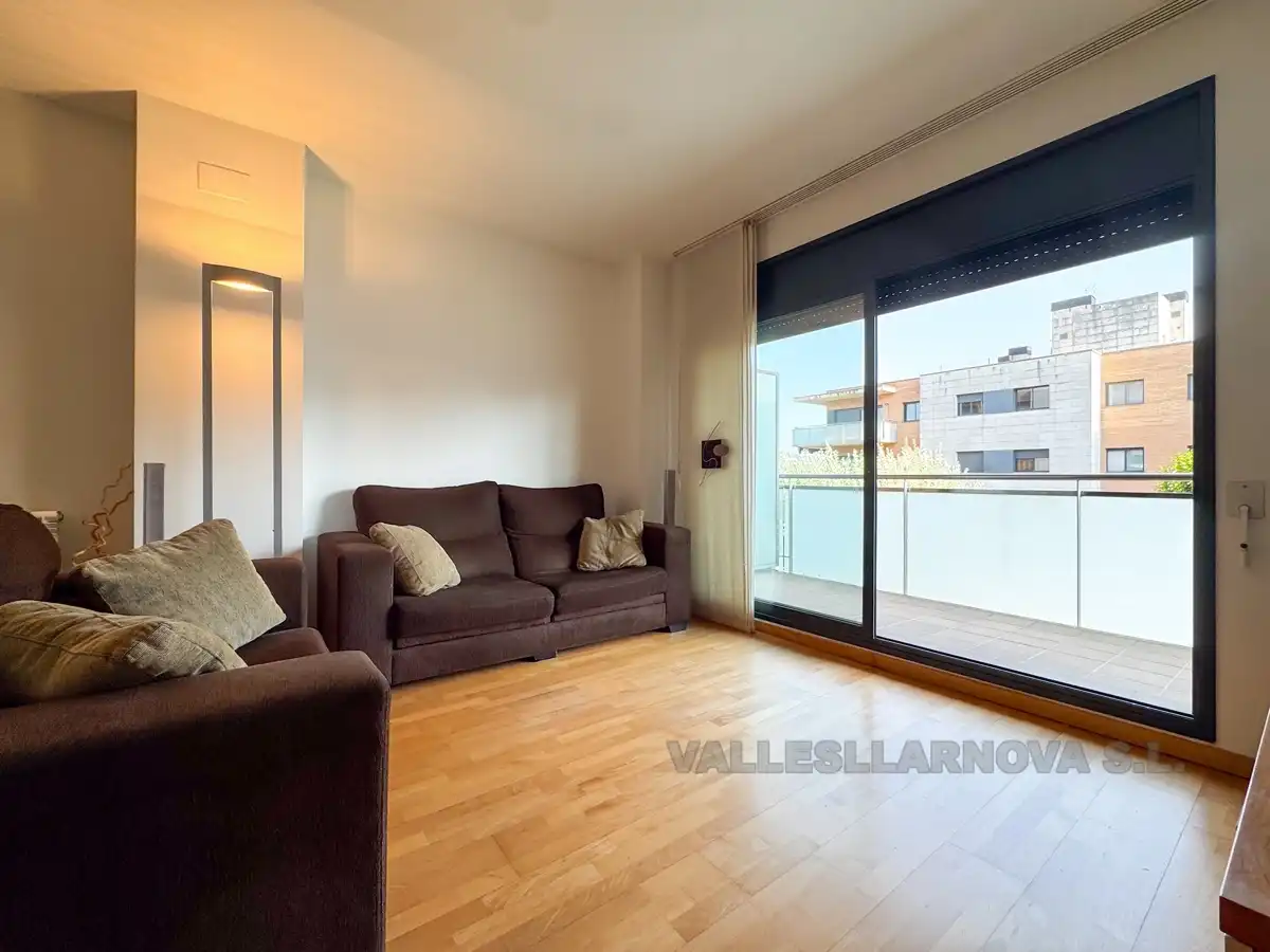 Terrassa de Pis en venda en Parets del Vallès amb Calefacció, Jardí privat i Parquet