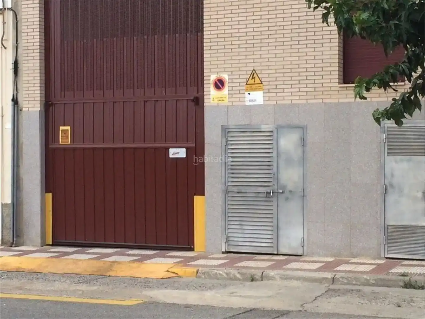 Parkplatz von Garage zur Miete in Cervera