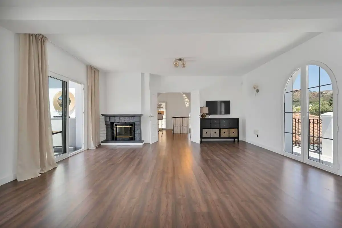 Sala de estar de Casa o chalet de alquiler en Estepona con Aire acondicionado, Jardín privado y Terraza