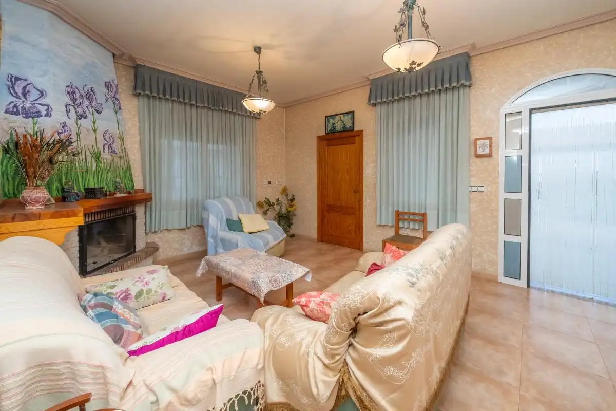 Sala de estar de Casa o chalet en venta en Callosa de Segura con Aire acondicionado, Calefacción y Jardín privado