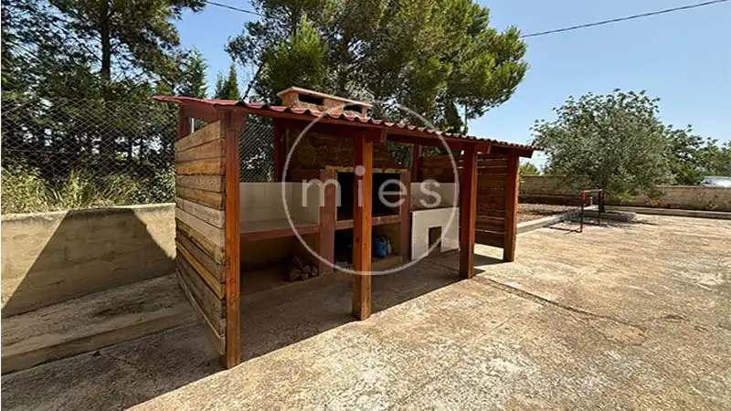 Vista exterior de Casa o xalet en venda en Turís amb Aire condicionat, Jardí privat i Terrassa