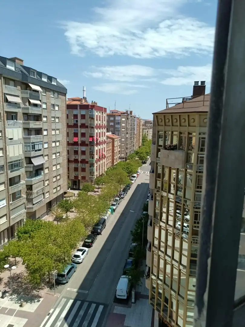 Vista exterior de Piso en venta en Miranda de Ebro con Calefacción, Terraza y Balcón