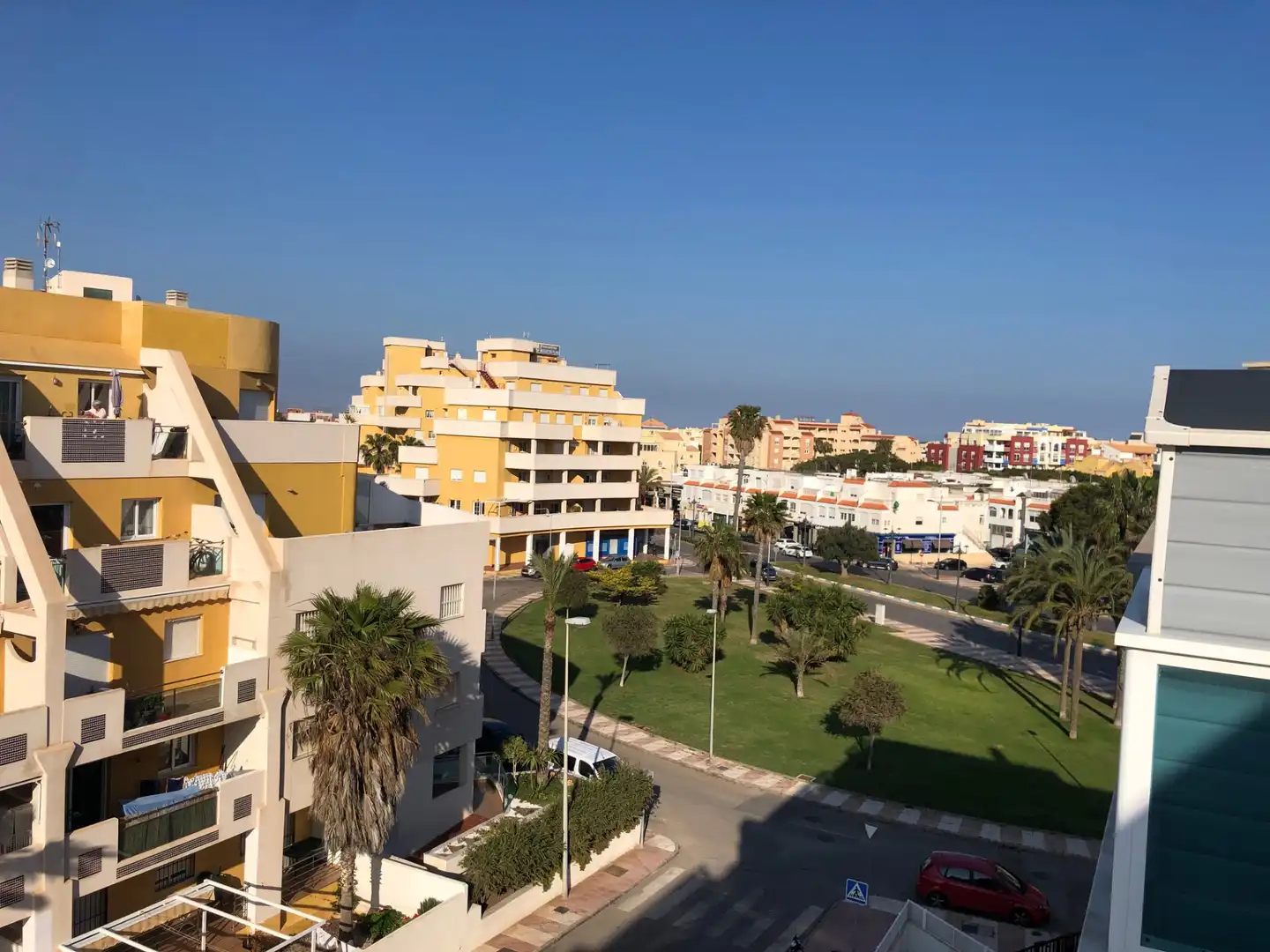 Vista exterior de Ático en venta en Roquetas de Mar con Aire acondicionado, Terraza y Amueblado
