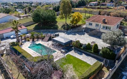 Vista exterior de Casa o xalet en venda en Serracines amb Aire condicionat, Calefacció i Jardí privat