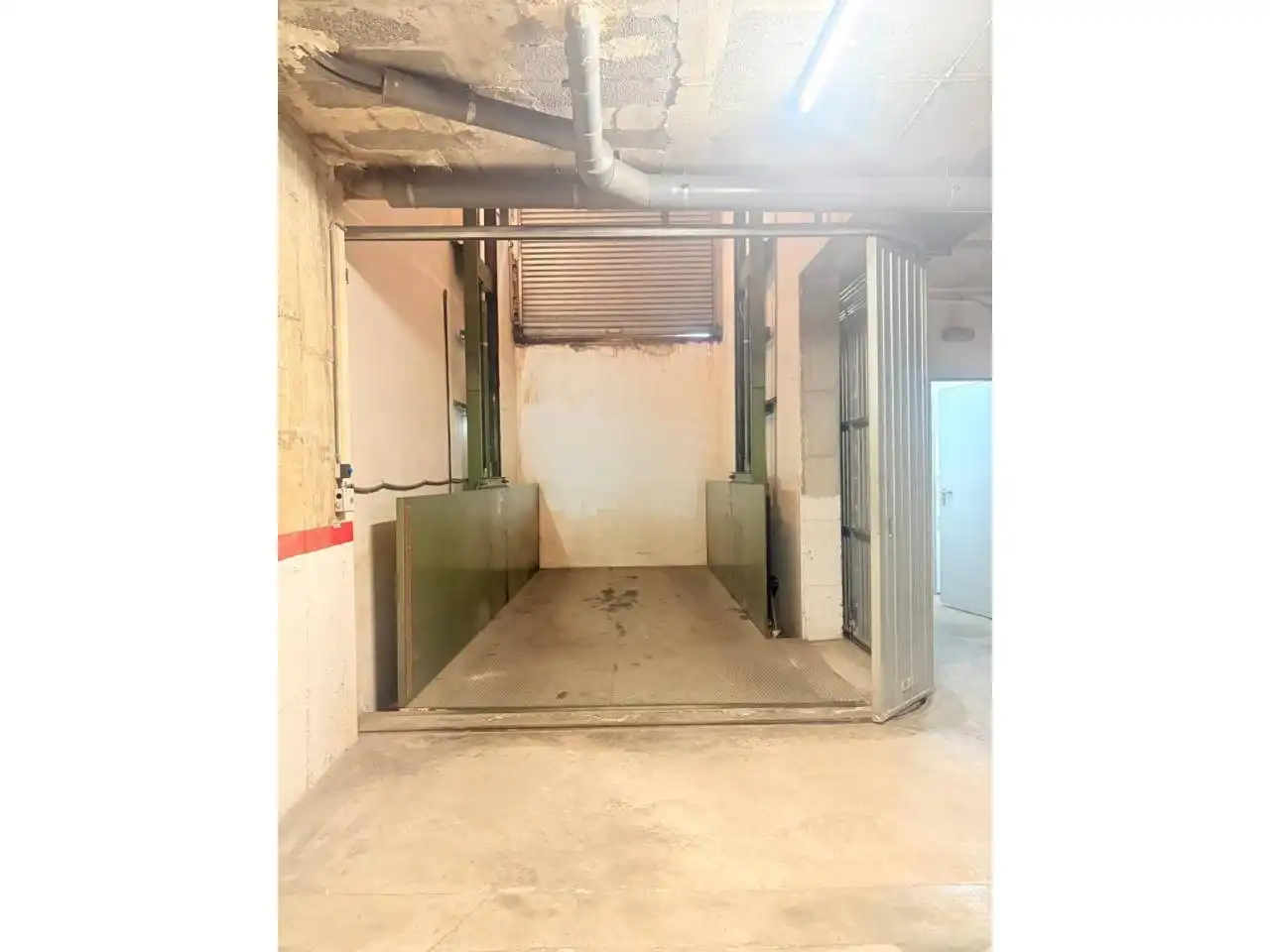 Parking with lift for sale in Calle Aragón, imagen 2