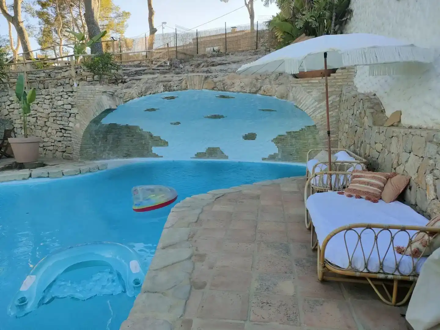 Piscina de Finca rústica de lloguer en Manises amb Aire condicionat, Jardí privat i Traster