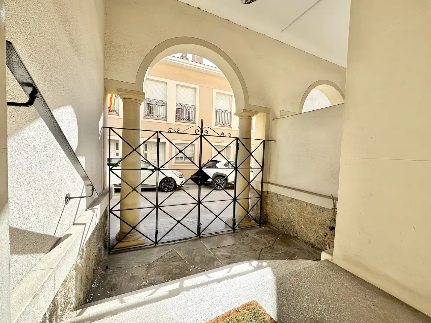 Einfamilien-Reihenhaus zum Verkauf in El Masnou mit Heizung, Privatgarten und Terrasse