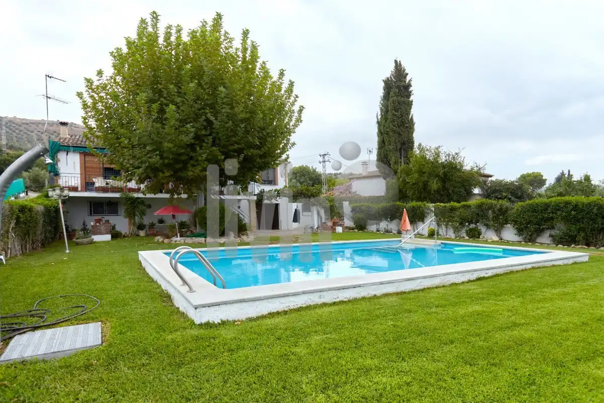 Piscina de Casa o xalet en venda en Jaén amb Traster