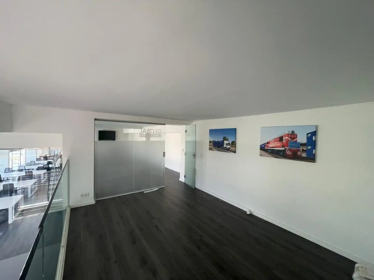 Büro zur Miete in Xirivella mit Klimaanlage, Heizung und Terrasse