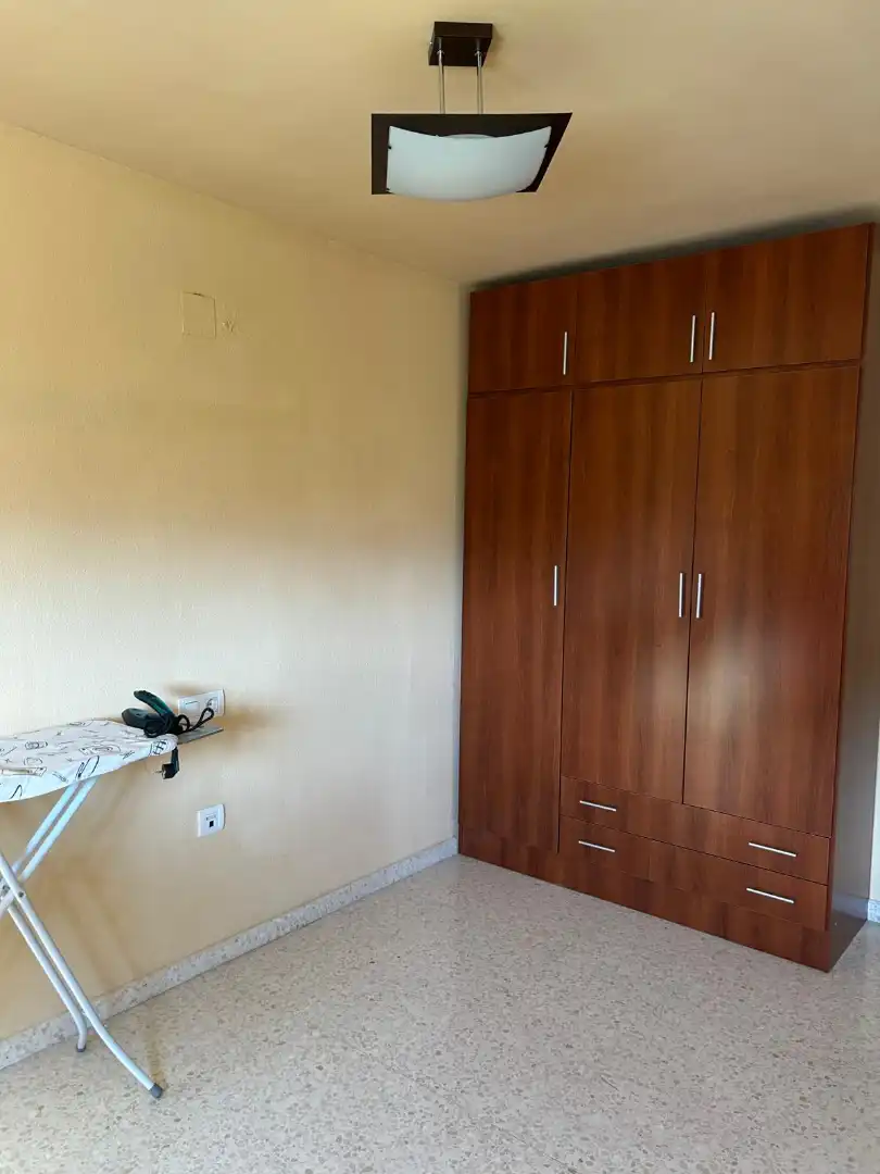 Dormitori de Pis en venda en Jaén amb Aire condicionat i Moblat