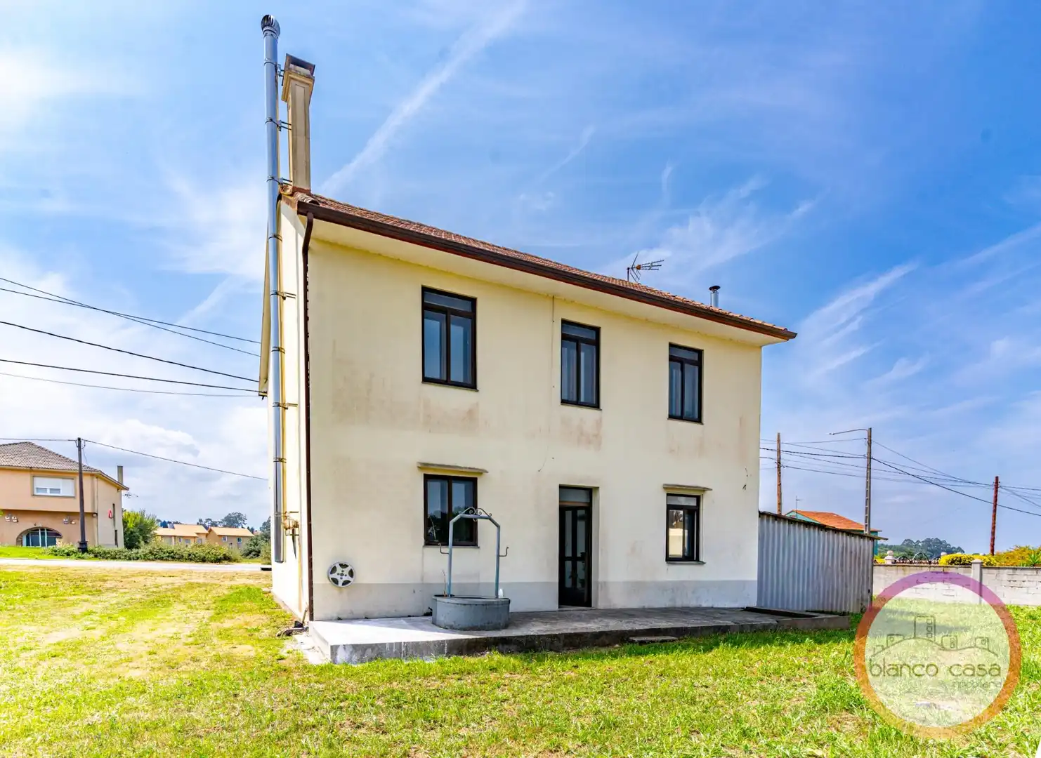 Vista exterior de Casa o chalet en venta en A Laracha   con Calefacción y Trastero