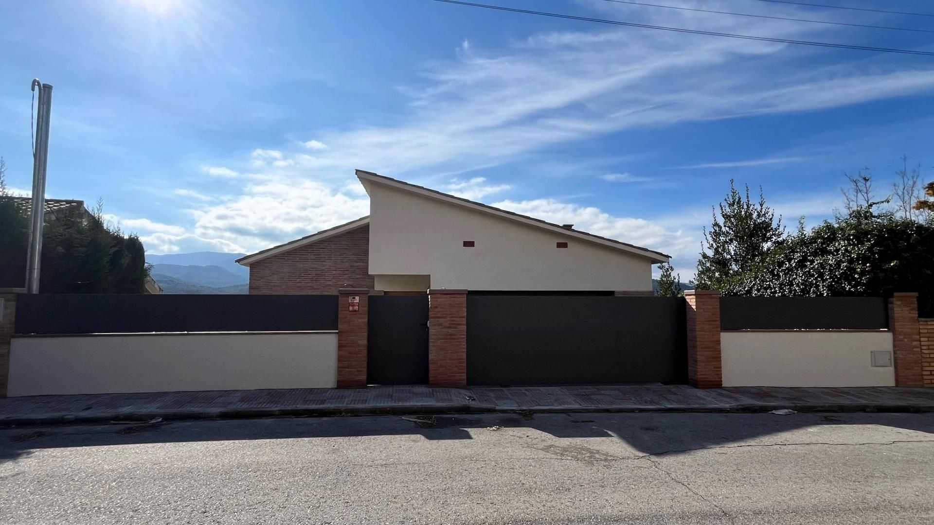Exterior view of House or chalet for sale in Riells i Viabrea  with Heating