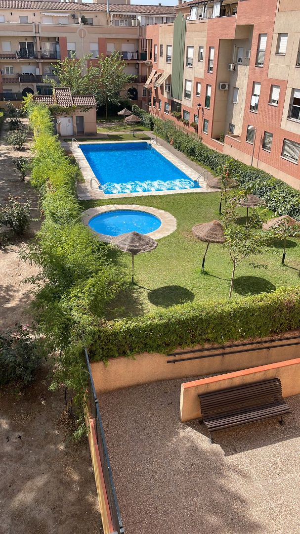 Jardín de Piso de alquiler en Maracena con Calefacción, Amueblado y Lavadora