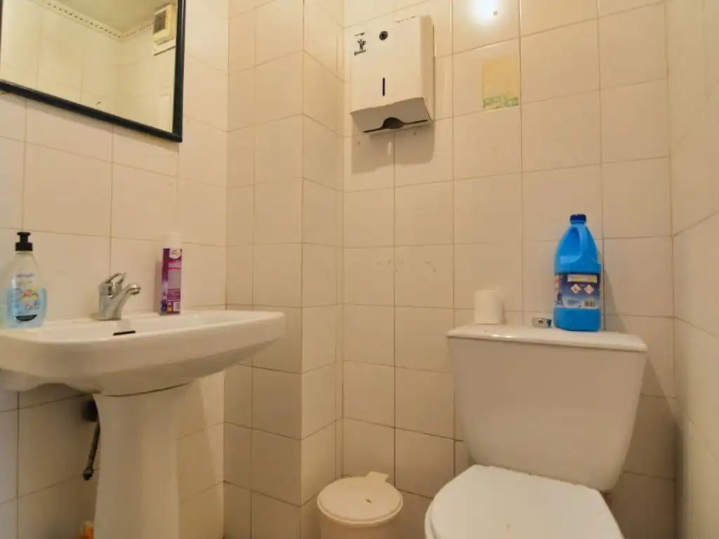 Bany de Local en venda en Fuengirola amb Aire condicionat